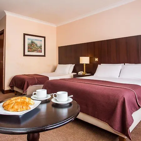 Sheldon Park And Leisure Club Hotell 3*