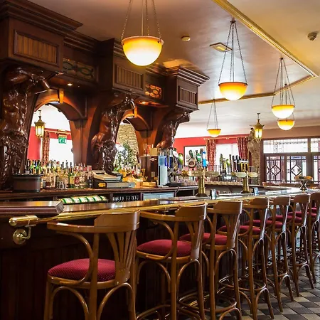 Sheldon Park And Leisure Club Hotell 3*