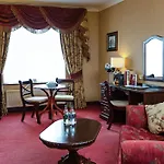 فندق Sheldon Park And Leisure Club