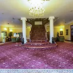 فندق Sheldon Park And Leisure Club