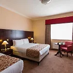 فندق Sheldon Park And Leisure Club 3*